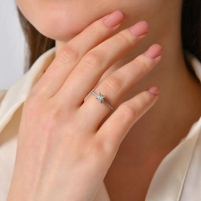 Pırlanta Tektaş Yüzük