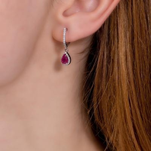 Pırlanta Yakut Damla Küpe