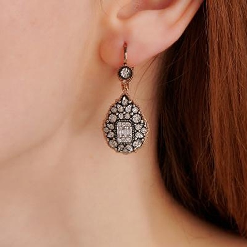 Elmas Baget Taşlı Damla Küpe