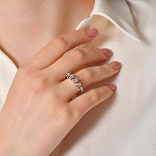 Pırlanta Beştaş Yüzük